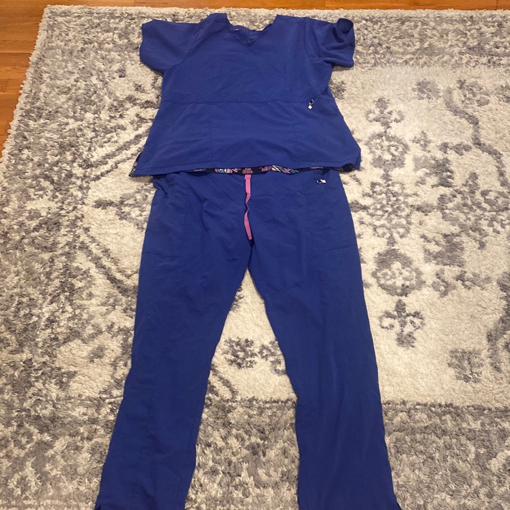 Vera Bradley Scrub Set